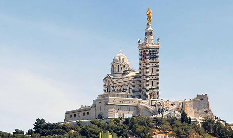 Visiter « la bonne mère » en toute légèreté en laissant vos bagages en consigne