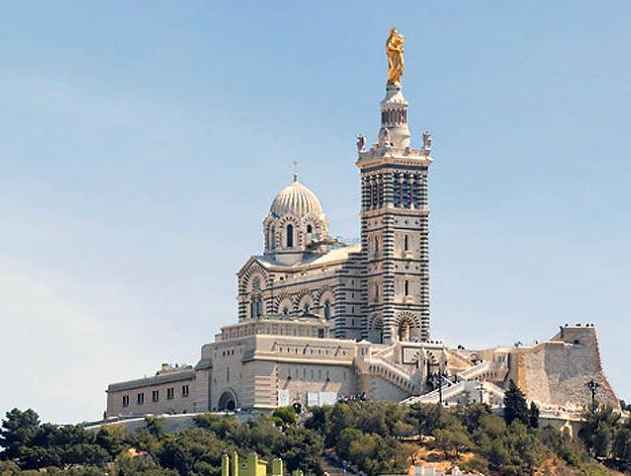 Visiter « la bonne mère » en toute légèreté en laissant vos bagages en consigne