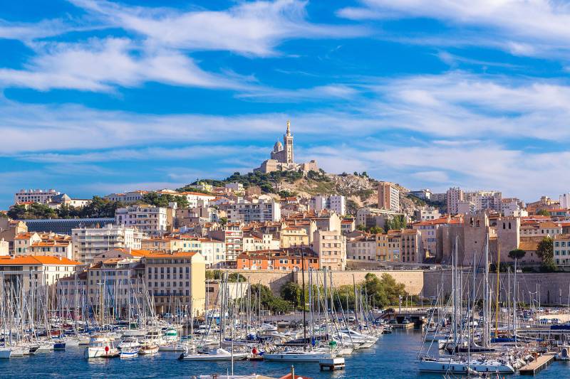 Consigne à bagages à Marseille pour les familles